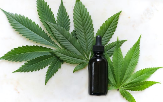 Natürliche Unterstützung mit CBD-Öl